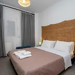 Theodor Cozy Apartment